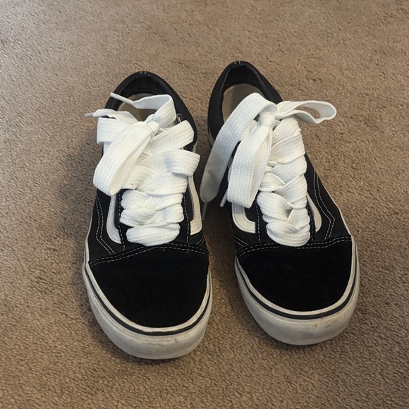 Vans Black and White Women's Old Skool Sneakers - Picture 3 of 4